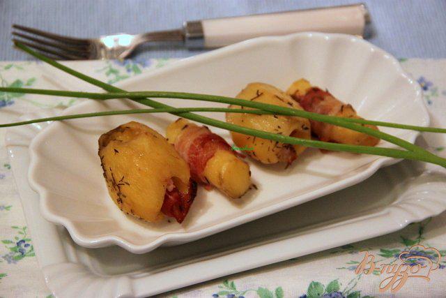 Фото приготовление рецепта: Запеченый картофель с беконом от Джейми шаг №5