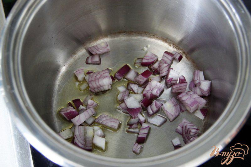 Фото приготовление рецепта: Крем-суп из шампиньонов и цукини шаг №1
