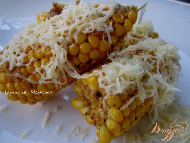 Фото приготовление рецепта: Пикантная кукуруза с имбирем и сыром шаг №5