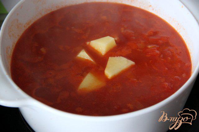 Фото приготовление рецепта: Томатный суп с горгонзоллой шаг №3