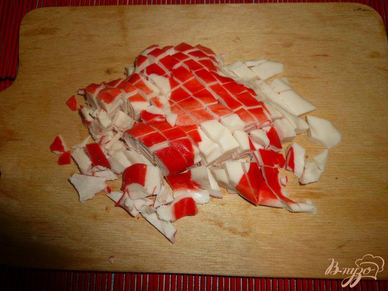 Фото приготовление рецепта: Нежный салат с морской капустой шаг №4