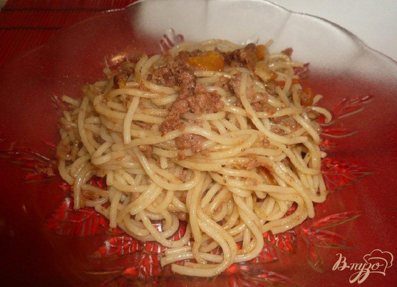 Фото приготовление рецепта: Спагетти с мясным соусом шаг №6