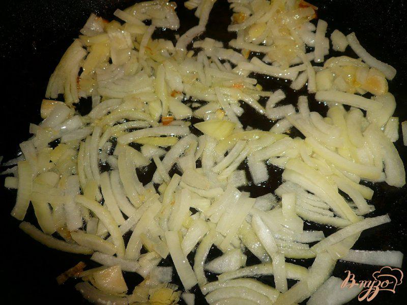 Фото приготовление рецепта: Спагетти с мясным соусом шаг №2