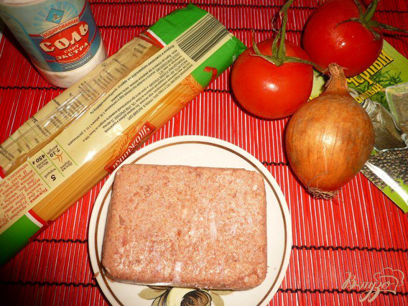 Фото приготовление рецепта: Спагетти с мясным соусом шаг №1
