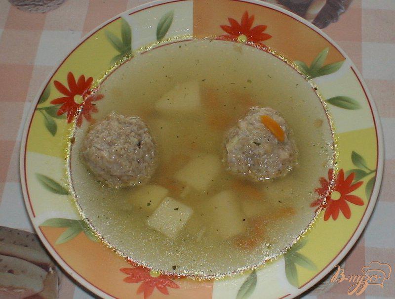 Фото приготовление рецепта: Суп с рыбными фрикадельками шаг №5