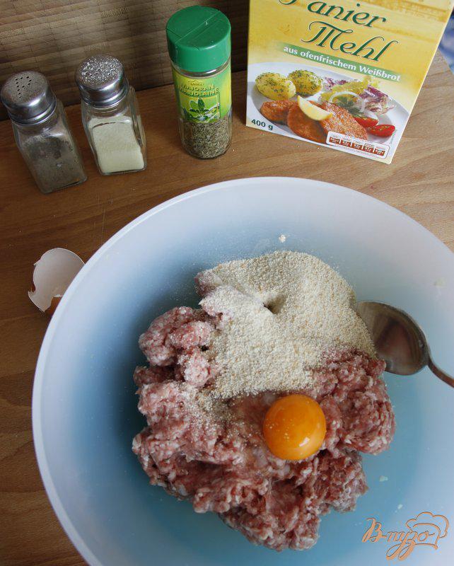 Фото приготовление рецепта: Суп на овощном бульоне с фрикадельками и вермишелью шаг №2