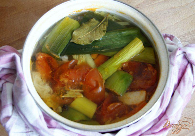 Фото приготовление рецепта: Суп на овощном бульоне с фрикадельками и вермишелью шаг №1