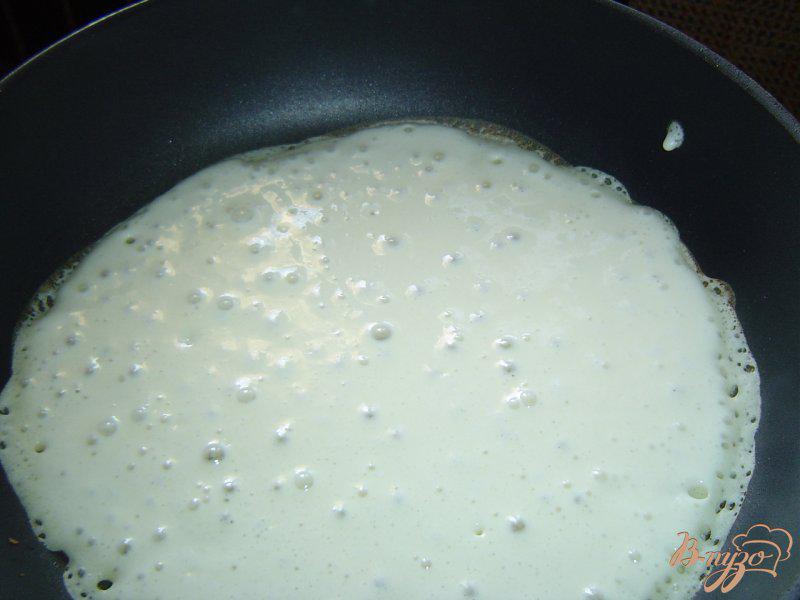 Фото приготовление рецепта: Блинчатые пирожки с начинкой из курятины и грибов шаг №8