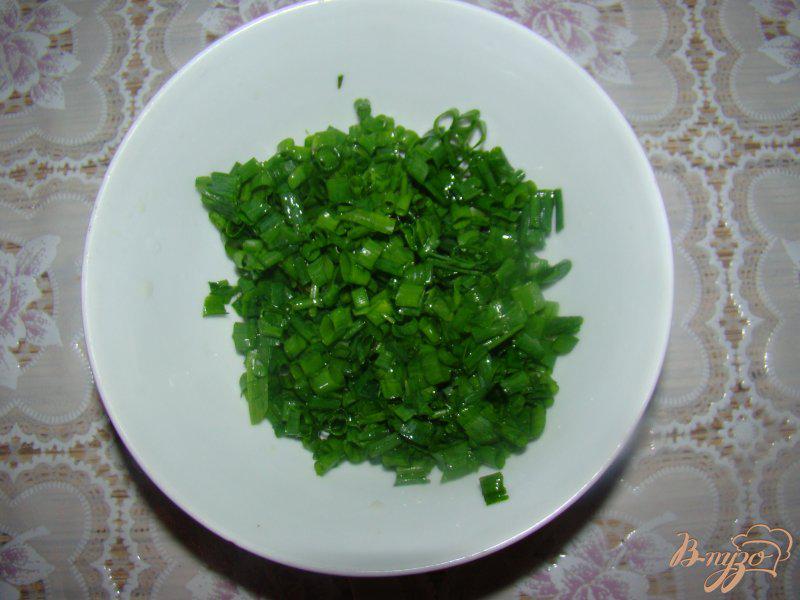 Фото приготовление рецепта: Китайские блины с зеленым луком шаг №5