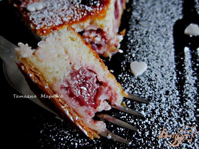 Фото приготовление рецепта: Открытый пирог с вишнями шаг №9