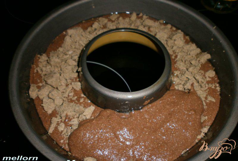Фото приготовление рецепта: Шоколадный манник с халвой шаг №5
