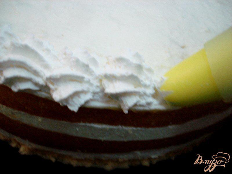 Фото приготовление рецепта: Торт персико - малиновый без выпечки шаг №8