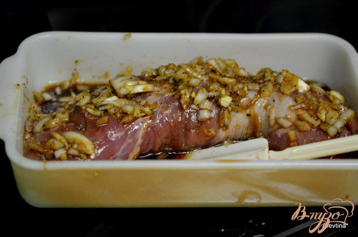 Фото приготовление рецепта: Свинина с глазурью лайма шаг №2