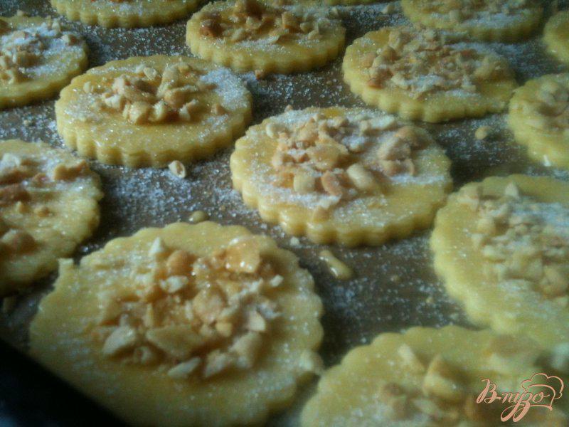 Фото приготовление рецепта: Печенье с арахисом шаг №5