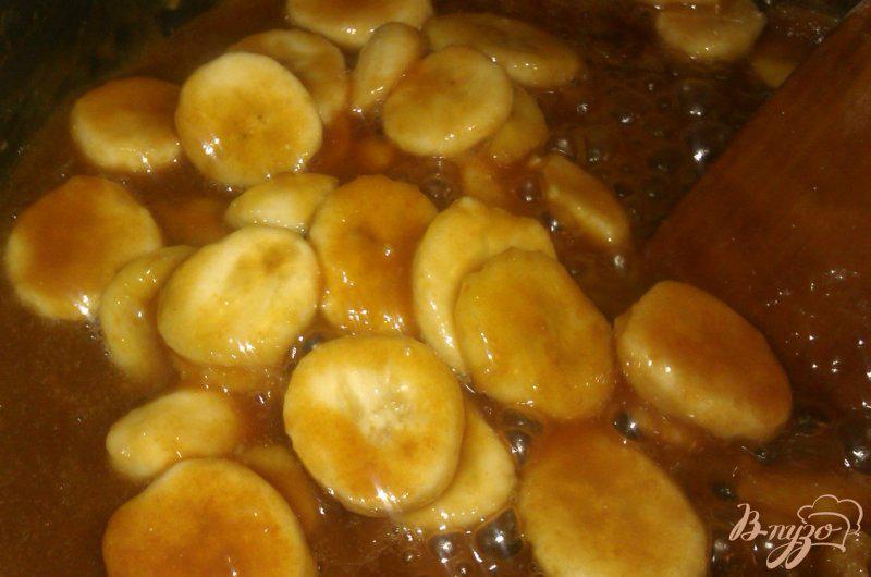 Фото приготовление рецепта: Блинчики с карамельно-банановой начинкой шаг №4
