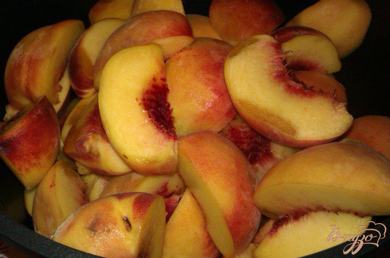 Фото приготовление рецепта: Персиковое варенье с миндалем шаг №2