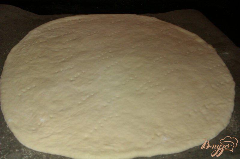 Фото приготовление рецепта: Пицца с копченой грудинкой шаг №3