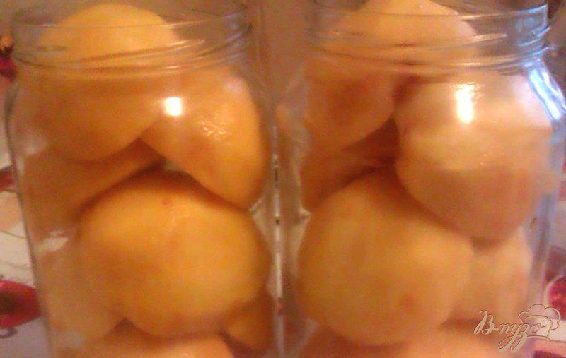 Фото приготовление рецепта: Конвервированные персики в легком сиропе шаг №2