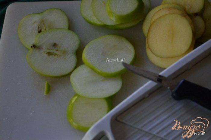 Фото приготовление рецепта: Яблочные чипсы с корицей шаг №1