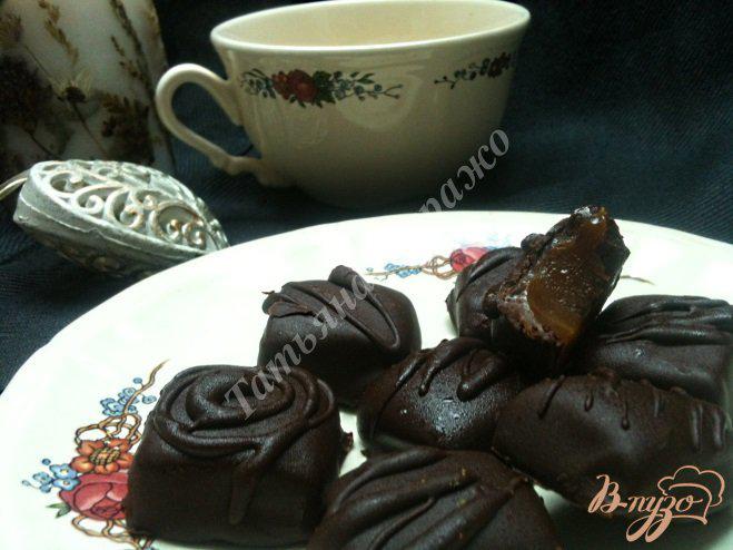 Фото приготовление рецепта: Конфеты из мягкой карамели в шоколаде шаг №9