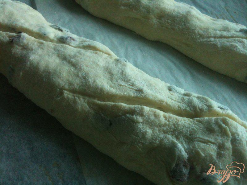 Фото приготовление рецепта: Багет с тыквенными семечками и сушеной клюквой шаг №6