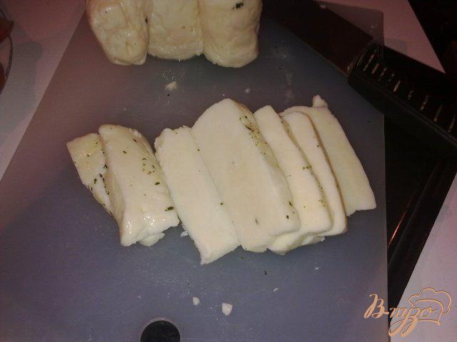 Фото приготовление рецепта: Тортилья с сыром халуми шаг №2