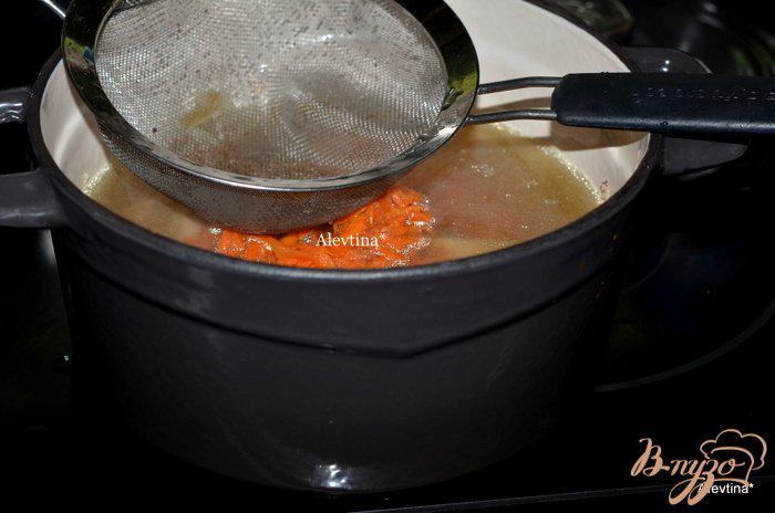 Фото приготовление рецепта: Куриный суп  с звездочками шаг №4