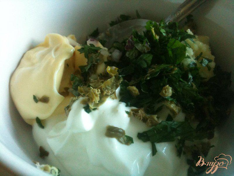 Фото приготовление рецепта: Салат из брокколи с редисом (+ салатная заправка из каперсов) шаг №7
