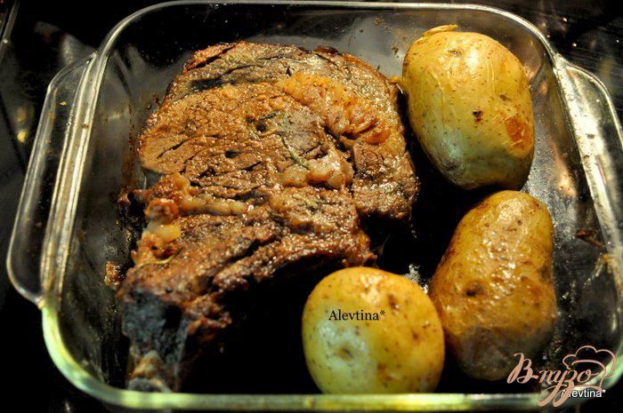 Фото приготовление рецепта: Запеченная говядина с Йокширским пудингом шаг №3