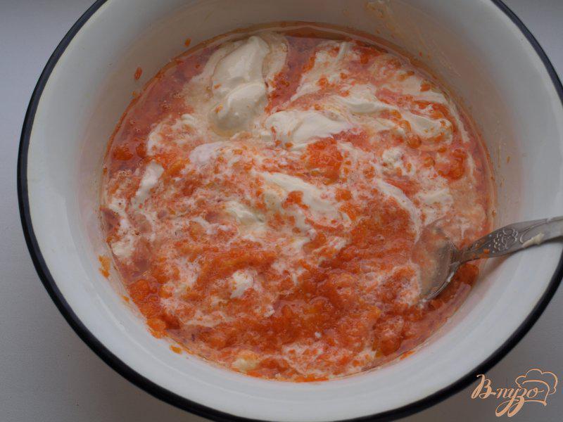 Фото приготовление рецепта: Морковно-тыквенные кексы с мармеладом шаг №3