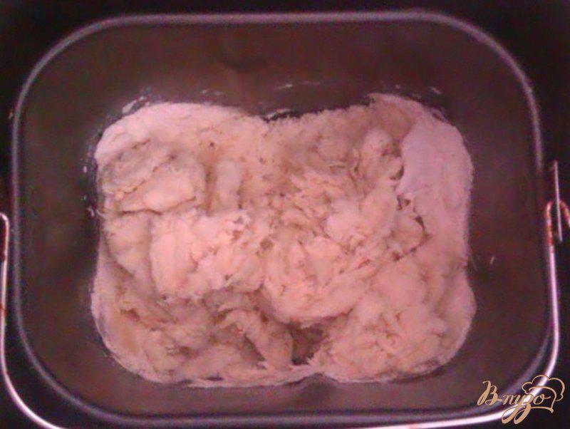 Фото приготовление рецепта: Белый хлеб с семечками в хлебопечке шаг №3