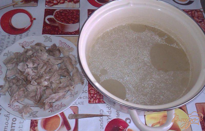 Фото приготовление рецепта: Картофельный суп со свининой и зеленым горошком шаг №3