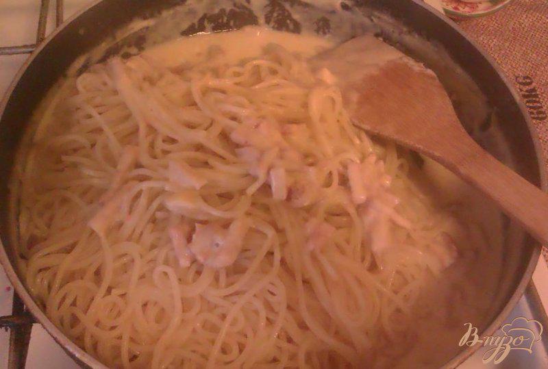 Фото приготовление рецепта: Спагетти а-ля карбонара шаг №6