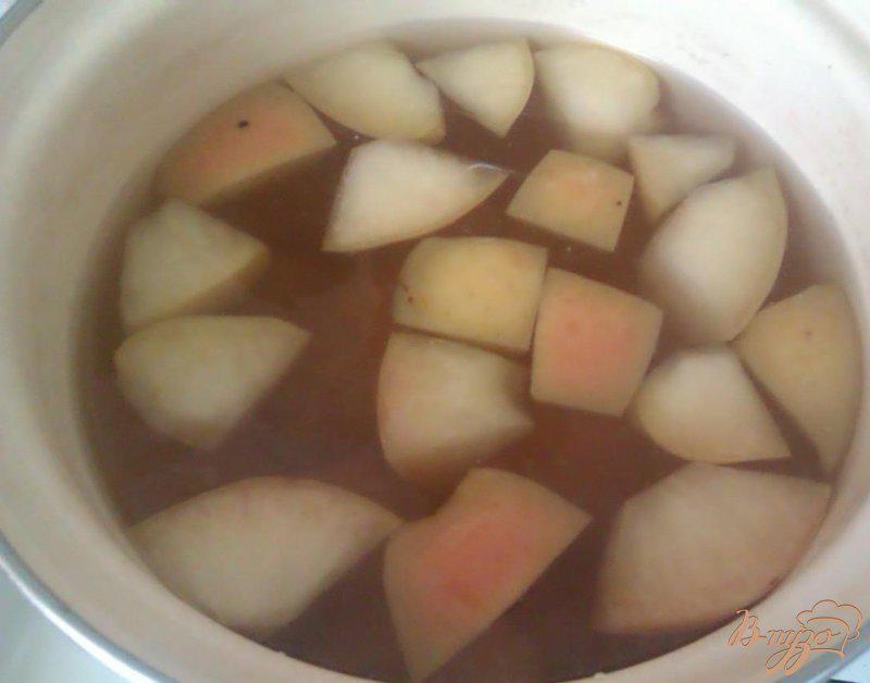 Фото приготовление рецепта: Яблочно-грушевый компот шаг №4