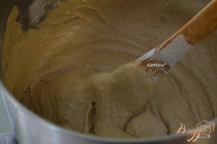 Фото приготовление рецепта: Фунтовый пряный кекс с апельсиново-ромовым соусом шаг №3