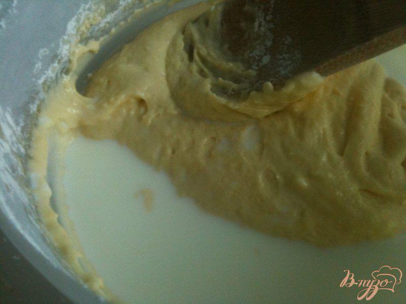 Фото приготовление рецепта: Пышные блинчики на йогурте шаг №4