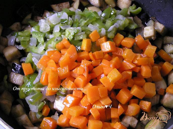 Фото приготовление рецепта: Овощное рагу с базиликом шаг №3
