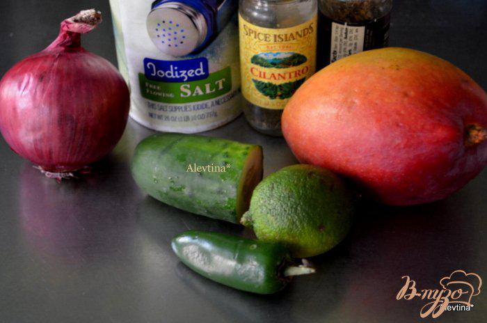 Фото приготовление рецепта: Семга с манговой сальсой шаг №1
