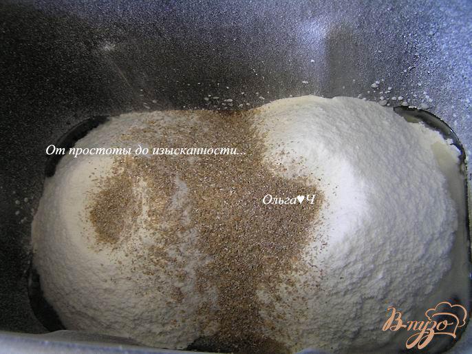 Фото приготовление рецепта: Хлеб с сыром фета шаг №2