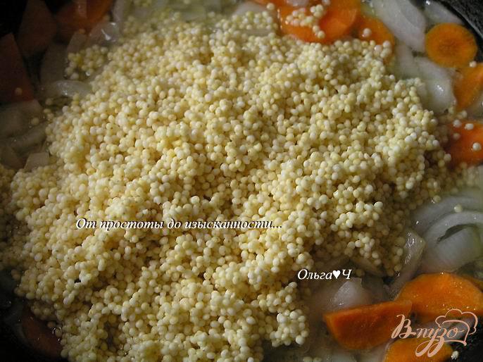 Фото приготовление рецепта: Пшеничка с луком и морковью шаг №2