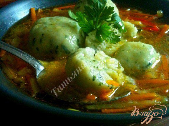 Фото приготовление рецепта: Овощной суп с картофельными галушками шаг №11
