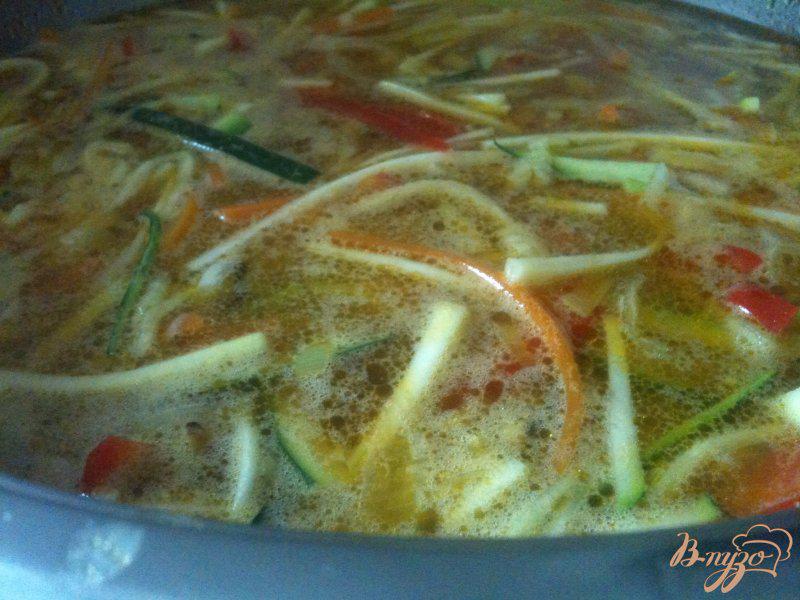 Фото приготовление рецепта: Овощной суп с картофельными галушками шаг №5