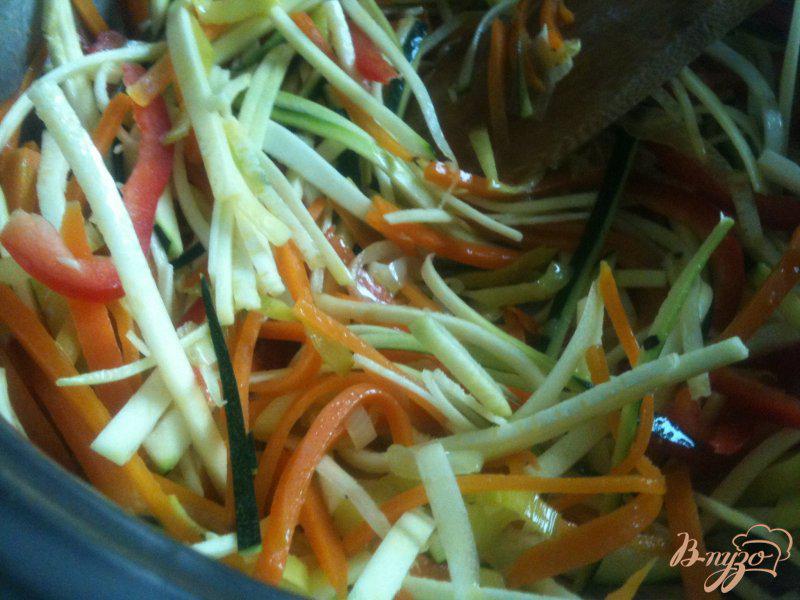 Фото приготовление рецепта: Овощной суп с картофельными галушками шаг №4