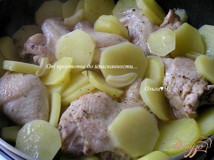 Фото приготовление рецепта: Курица, запеченная с картофелем и лимоном шаг №2