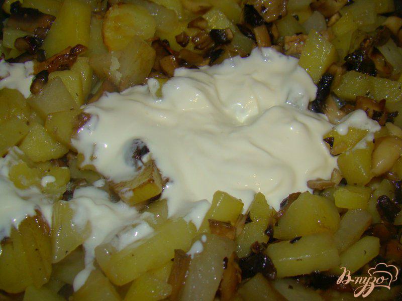 Фото приготовление рецепта: Быстрый картофель с грибами шаг №3