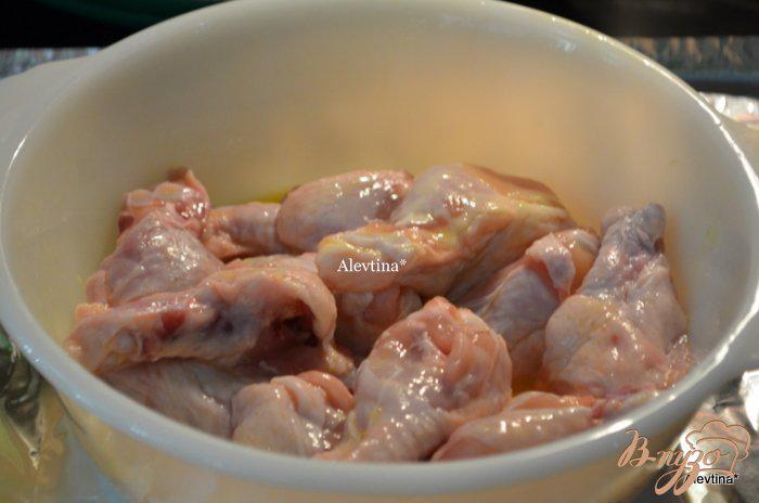Фото приготовление рецепта: Хрустящие куриные крылышки в кунжутном семени шаг №1