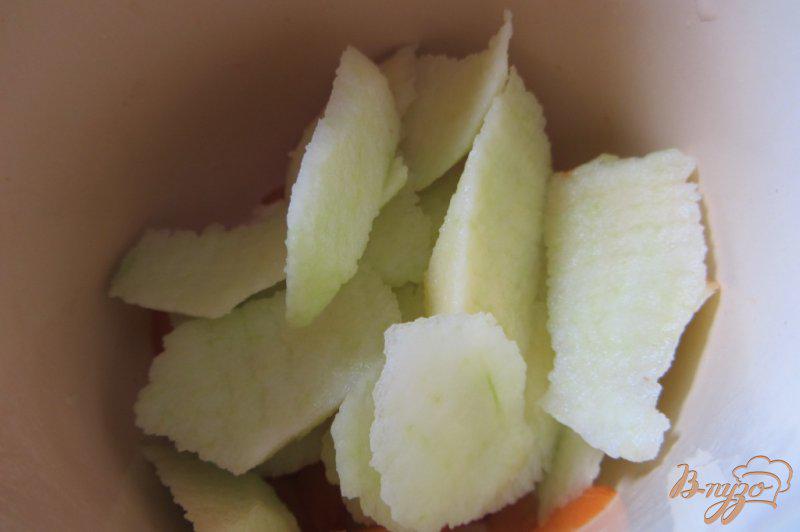 Фото приготовление рецепта: Детское абрикосово-яблочное пюре шаг №3