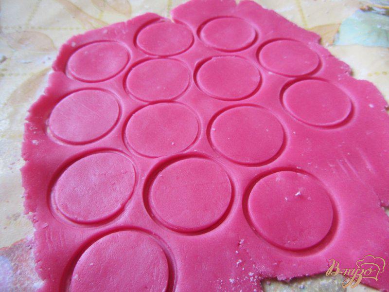 Фото приготовление рецепта: Бутоны роз из мастики шаг №4