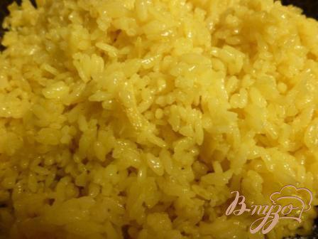 Фото приготовление рецепта: Рис с чесноком, луком и имбирем шаг №3