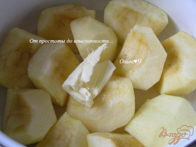 Фото приготовление рецепта: Теплый яблочный десерт с вишневым конфитюром шаг №1